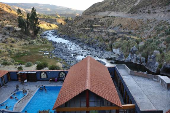 Piscina de águas termais em Yanque, no vale do Colca, região de Arequipa - Peru